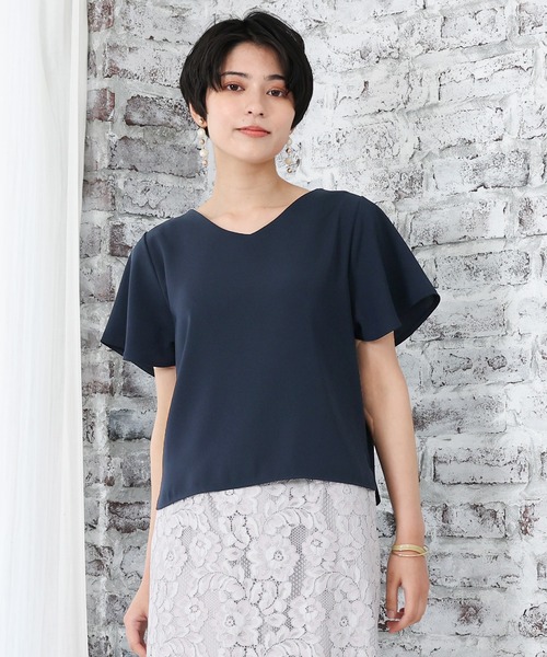 TRUDEA(トルディア)の「ソフトVネックブラウス(シャツ/ブラウス・レディース・ホワイト/ベージュ/ネイビー/ピンク/ラベンダー・SMALL/MEDIUM/LARGE)」の3枚目の写真