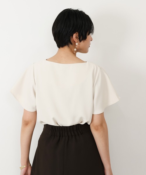 TRUDEA(トルディア)の「ソフトVネックブラウス(シャツ/ブラウス・レディース・ホワイト/ベージュ/ネイビー/ピンク/ラベンダー・SMALL/MEDIUM/LARGE)」の6枚目の写真