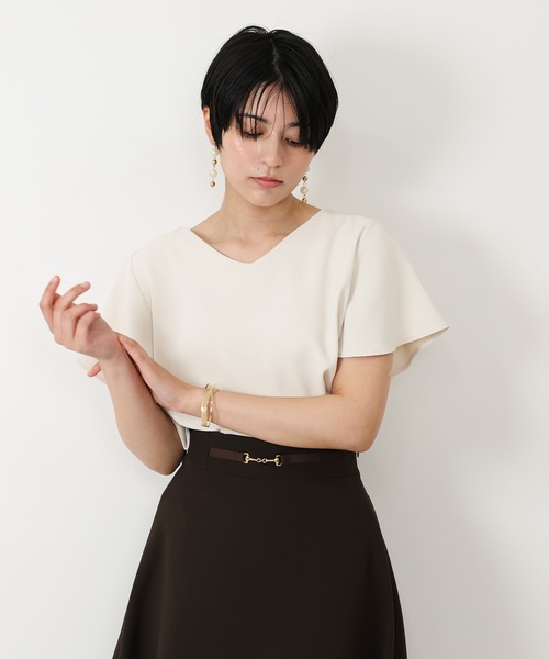 TRUDEA(トルディア)の「ソフトVネックブラウス(シャツ/ブラウス・レディース・ホワイト/ベージュ/ネイビー/ピンク/ラベンダー・SMALL/MEDIUM/LARGE)」の7枚目の写真