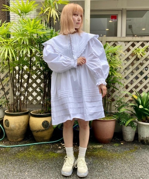 Candy Stripper（キャンディストリッパー）の「CEREMONY BIG COLLAR ドレス（ワンピース・レディース・カーキ/オフホワイト/ブラック・2）」の2枚目の写真