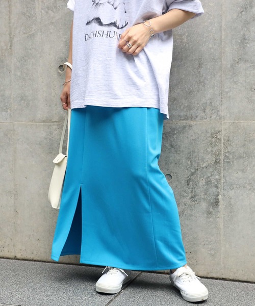 HONEYSUCKLE ROSE（ハニーサックルローズ）の「【HONEYSUCKLE ROSE】フロントスリットスカート（スカート・レディース・ブラック/ダークブラウン/ブルー/グリーン/パープル/レッド/オレンジ・M/L）」の4枚目の写真