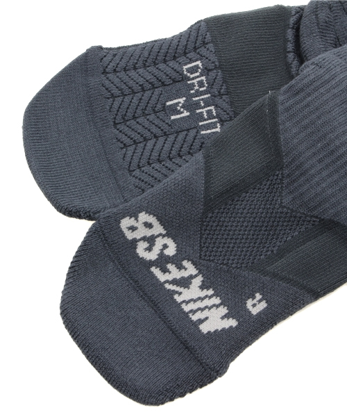 NIKE(ナイキ)の「NIKE SB(ナイキSB) エリートスケートソックス(ソックス/靴下・メンズ・ダークグレー/ホワイト・LARGE/SMALL/MEDIUM)」の4枚目の写真