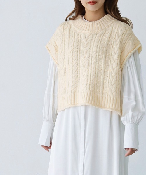 HER CLOSET（ハークローゼット）の「【shemoshelly】前後2wayケーブル柄ベスト（ベスト・レディース・アイボリー/ブラック/ベージュ・M）」の2枚目の写真