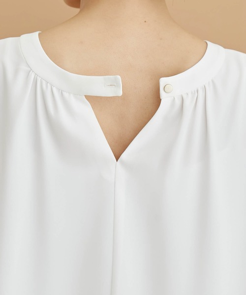 ROPE' PICNIC(ロペピクニック)の「2WAY/とろみ合繊ギャザーブラウス(シャツ/ブラウス・レディース・グレー系その他/オフホワイト/ベージュ/ブルー/ピンク系その他・38)」の6枚目の写真