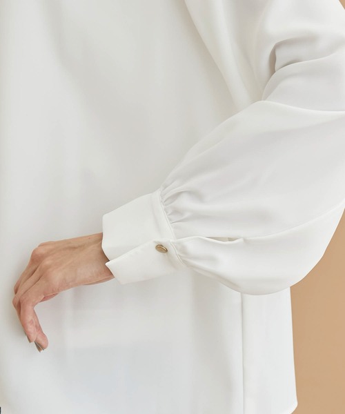 ROPE' PICNIC(ロペピクニック)の「2WAY/とろみ合繊ギャザーブラウス(シャツ/ブラウス・レディース・グレー系その他/オフホワイト/ベージュ/ブルー/ピンク系その他・38)」の17枚目の写真