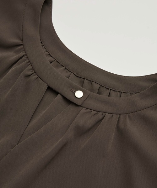 ROPE' PICNIC(ロペピクニック)の「2WAY/とろみ合繊ギャザーブラウス(シャツ/ブラウス・レディース・グレー系その他/オフホワイト/ベージュ/ブルー/ピンク系その他・38)」の10枚目の写真