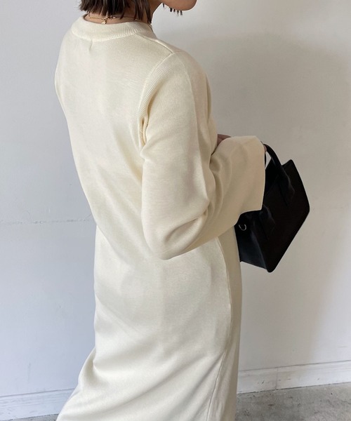 PAGEBOY(ページボーイ)の「スラッシュデザインニットワンピース(ワンピース・レディース・ブラック/オフホワイト/ブルー系その他・FREE)」の11枚目の写真
