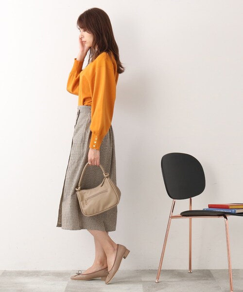 DRESKIP(ドレスキップ)の「◆袖ボタンガーター切り替えニット(ニット/セーター・レディース・ブルー/ブラック系2/ベージュ系その他2/マスタード・02/03/04)」の16枚目の写真