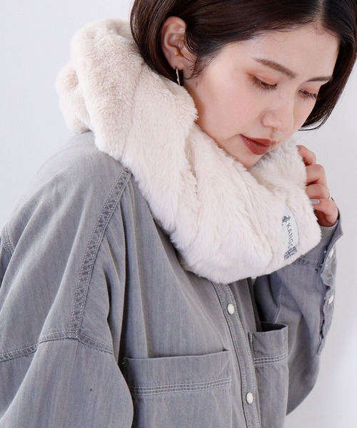 KANGOL(カンゴール)の「KANGOL フェイクファースヌード(ネックウォーマー/スヌード・メンズ・グレイッシュベージュ/ネイビー/ブラック/ベージュ/ブラック系/グレー系/アイボリー/ブラック系1/ネイビー系/オフホワイト・FREE)」の3枚目の写真