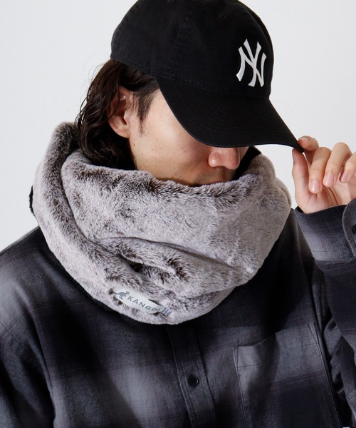 KANGOL(カンゴール)の「KANGOL フェイクファースヌード(ネックウォーマー/スヌード・メンズ・グレイッシュベージュ/ネイビー/ブラック/ベージュ/ブラック系/グレー系/アイボリー/ブラック系1/ネイビー系/オフホワイト・FREE)」の16枚目の写真