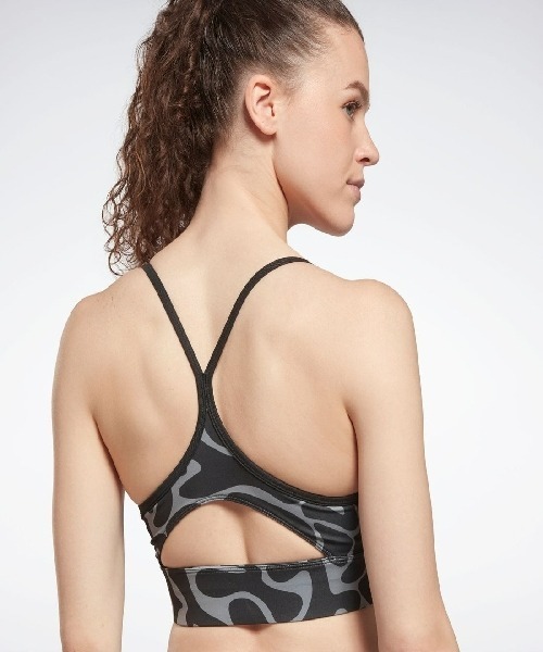 Reebok（リーボック）の「ワークアウト トライ バック ブラ / WOR AOP Tri Back Bra【返品不可商品】（スポーツブラ・レディース・ピンク/ブラック・J/S/J/M/J/L/OT）」の4枚目の写真