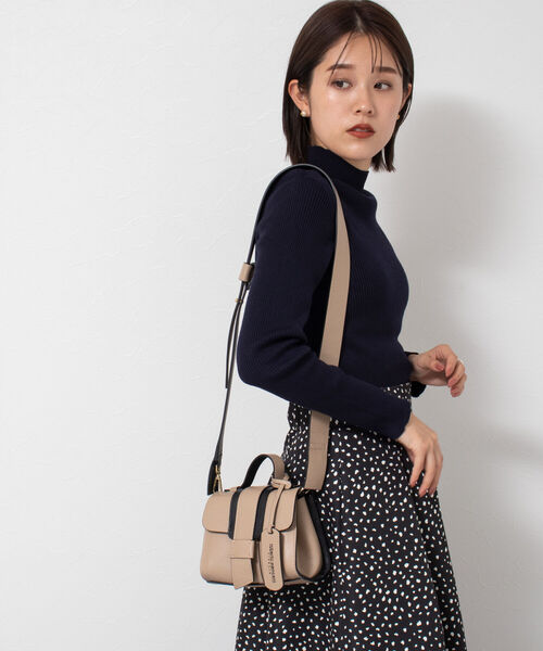 NOLLEY’S(ノーリーズ)の「【roberto pancani/ロベルトパンカーニ】2トーンミニレザーポシェット(ショルダーバッグ・レディース・グレー系その他3/ベージュ系その他3・FREE)」の3枚目の写真