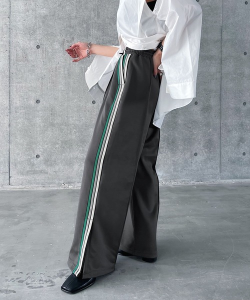 PAGEBOY（ページボーイ）の「ラインジャージパンツ（スウェットパンツ・レディース・ブラック/チャコールグレー・FREE）」の15枚目の写真