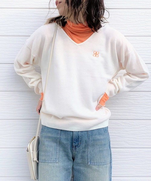 Q（キュー）の「なめらかタッチVネックニット（ニット/セーター・レディース・ライトグレー/アイボリー/ラベンダー・MEDIUM）」の8枚目の写真