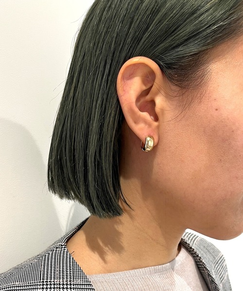 Omekashi（オメカシ）の「スモールフープピアス（ピアス（両耳用）・レディース・シルバー/ゴールド・ONE SIZE）」の3枚目の写真