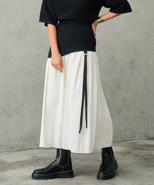 Maisones.(メゾネス)の「Round-flap Skirt | ラウンドフラップスカート(スカート・レディース・チャコールグレー/ブラック/ネイビー・1/2)」の9枚目の写真