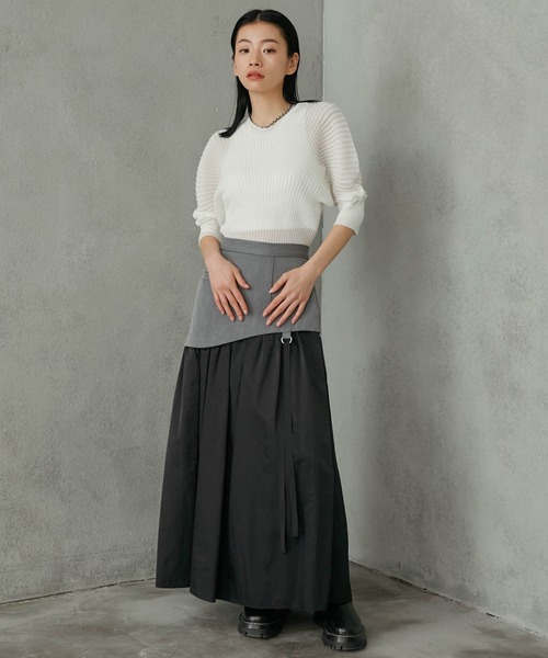 Maisones.(メゾネス)の「Round-flap Skirt | ラウンドフラップスカート(スカート・レディース・チャコールグレー/ブラック/ネイビー・1/2)」の4枚目の写真