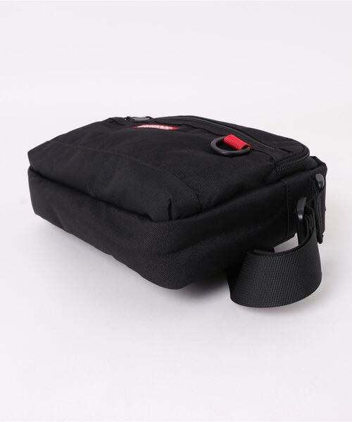 OUTDOOR PRODUCTS（アウトドアプロダクツ）の「SOUTHLAD8　ショルダーバッグ　撥水　ワンポイントブランドロゴ（ショルダーバッグ・メンズ・ブラック/レッド/マスタード・FREE）」の5枚目の写真