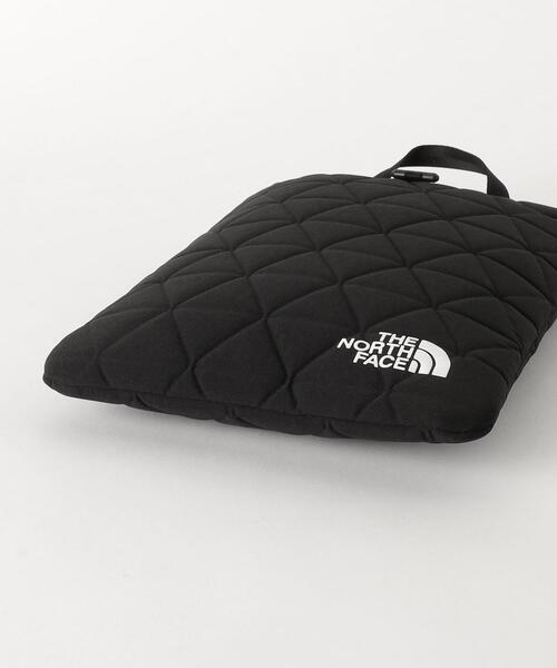 THE NORTH FACE(ザノースフェイス)の「<THE NORTH FACE> GEOFACE PC SLEEVE 13/モバイルケース(トートバッグ・メンズ・ブラック・FREE)」の7枚目の写真