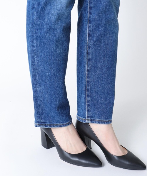 Moname(モナーム)の「Moname MILLA ストレートデニムパンツ(デニムパンツ・レディース・ブルー・24/25/23)」の4枚目の写真