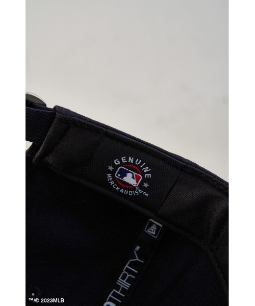 AZUL by moussy(アズールバイマウジー)の「NEW ERA × AZUL 9thirty/NEW ERA×AZUL 9THIRTY(キャップ・レディース・カーキ/アイボリー/ネイビー・FREE)」の8枚目の写真