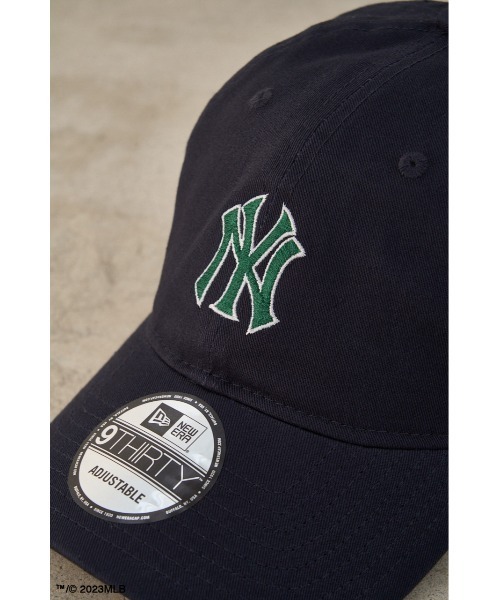 AZUL by moussy(アズールバイマウジー)の「NEW ERA × AZUL 9thirty/NEW ERA×AZUL 9THIRTY(キャップ・レディース・カーキ/アイボリー/ネイビー・FREE)」の4枚目の写真