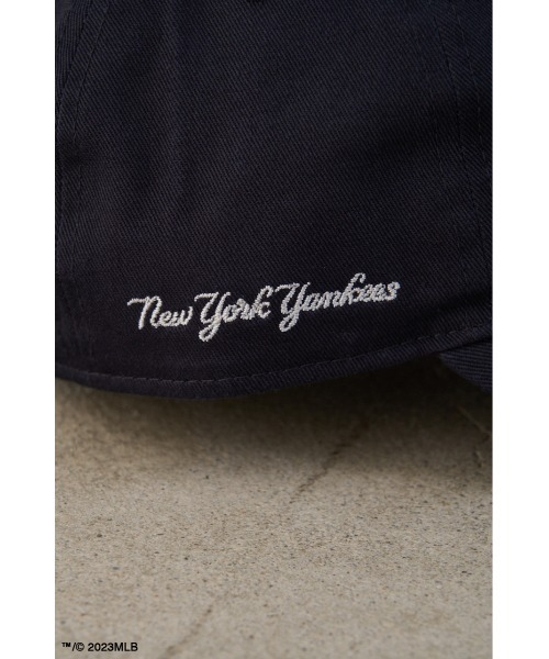 AZUL by moussy(アズールバイマウジー)の「NEW ERA × AZUL 9thirty/NEW ERA×AZUL 9THIRTY(キャップ・レディース・カーキ/アイボリー/ネイビー・FREE)」の7枚目の写真