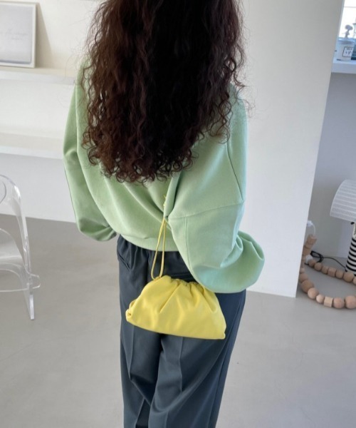 LAC-VERT（ラック・ヴェール）の「Vネッククロップドスウェット/トレーナー（スウェット・レディース・ライトグリーン/パープル/グレー/ブラック/オートミール・FREE）」の11枚目の写真