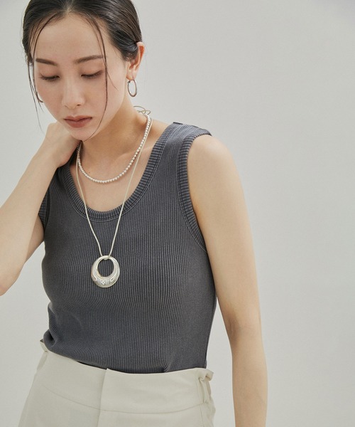 SALON adam et rope'（サロン アダム エ ロペ）の「【セットアップ対応】ガーメントダイリブタンクトップ/ノースリーブプルオーバー（タンクトップ・レディース・オフホワイト/ブラウン/チャコールグレー・FREE）」の14枚目の写真