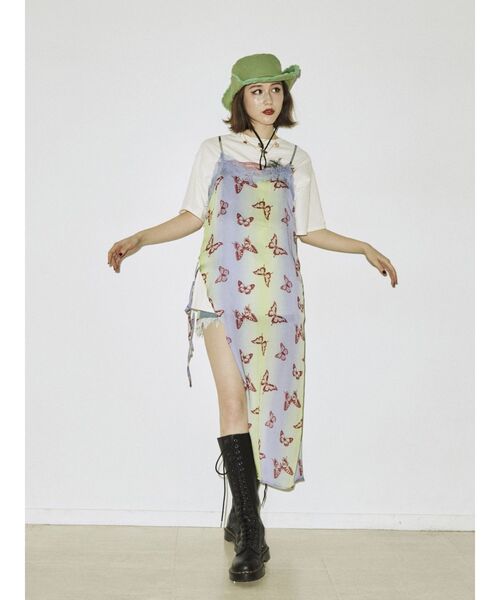 jouetie（ジュエティ）の「バタフライパターンスリットキャミワンピース（ワンピース・レディース・パープル/ピンク・MEDIUM）」の22枚目の写真