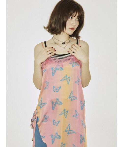 jouetie（ジュエティ）の「バタフライパターンスリットキャミワンピース（ワンピース・レディース・パープル/ピンク・MEDIUM）」の8枚目の写真