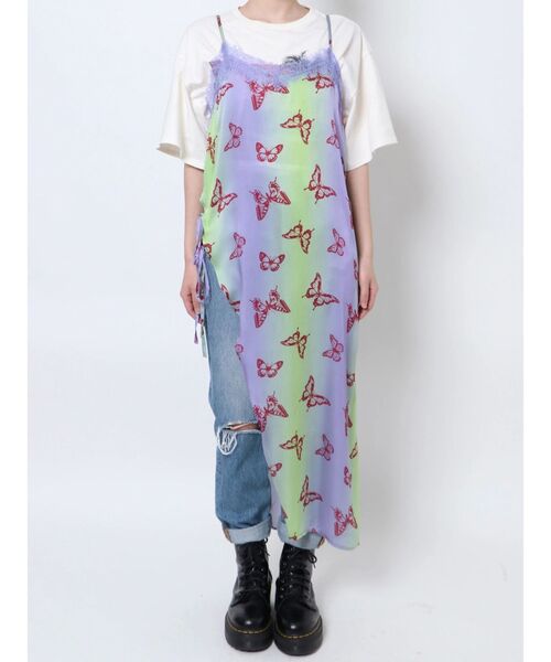 jouetie（ジュエティ）の「バタフライパターンスリットキャミワンピース（ワンピース・レディース・パープル/ピンク・MEDIUM）」の14枚目の写真