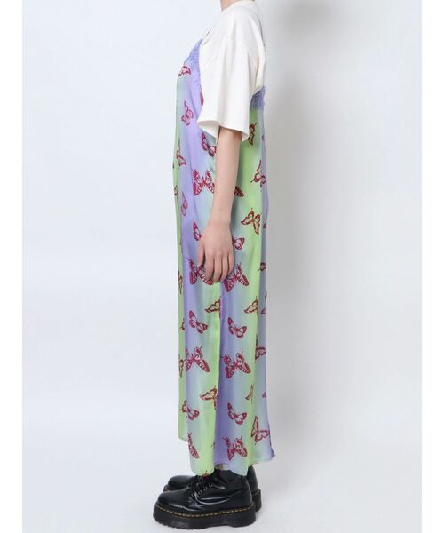 jouetie（ジュエティ）の「バタフライパターンスリットキャミワンピース（ワンピース・レディース・パープル/ピンク・MEDIUM）」の5枚目の写真