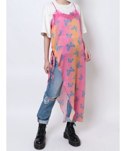 jouetie（ジュエティ）の「バタフライパターンスリットキャミワンピース（ワンピース・レディース・パープル/ピンク・MEDIUM）」の15枚目の写真