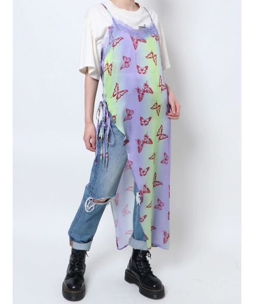 jouetie（ジュエティ）の「バタフライパターンスリットキャミワンピース（ワンピース・レディース・パープル/ピンク・MEDIUM）」の6枚目の写真