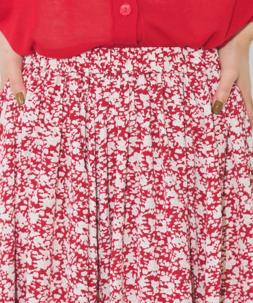 Libra Cue（リブラ キュー）の「フラワープリントギャザースカート（スカート・レディース・ネイビー/レッド・FREE）」の19枚目の写真
