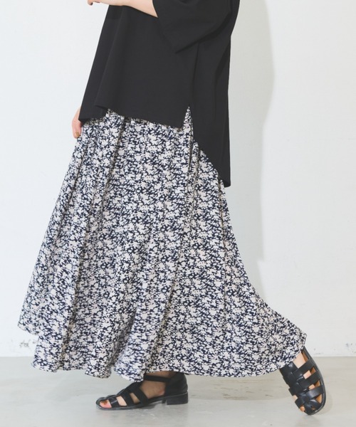 Libra Cue（リブラ キュー）の「フラワープリントギャザースカート（スカート・レディース・ネイビー/レッド・FREE）」の7枚目の写真
