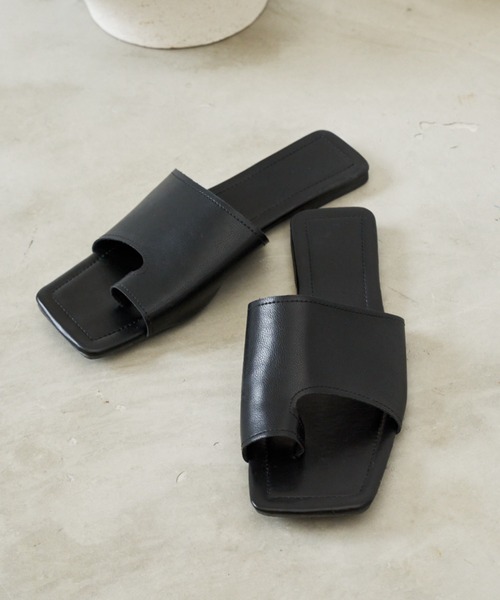 Auntie Rosa Holiday(アンティローザホリデー)の「トングレザーサンダル(サンダル・レディース・ブラック・SMALL/MEDIUM/LARGE)」の2枚目の写真