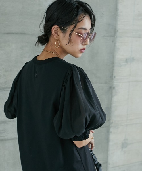 GEVS.(ジェイヴィス)の「<大きいサイズ> シアーパフスリーブTシャツ GEVS.(Tシャツ/カットソー・レディース・ブラック/オフホワイト・L/4L/LL/3L/5L)」の1枚目の写真