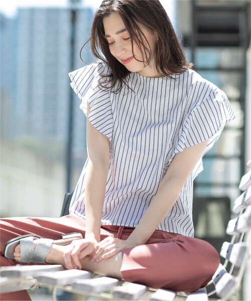 OPAQUE.CLIP(オペークドットクリップ)の「◆ラッフルフリルスリーブブラウス【UV/イージーケア/洗濯機洗い可】(シャツ/ブラウス・レディース・ブラック/ブルー系7/ボルドー/ホワイト系その他3・34/36/38/40/42)」の16枚目の写真