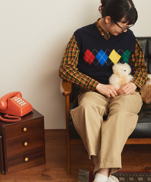 CHILD WOMAN（チャイルドウーマン）の「アーガイルインターシャＶネックベスト（ベスト・レディース・レッド/ネイビー・FREE）」の17枚目の写真