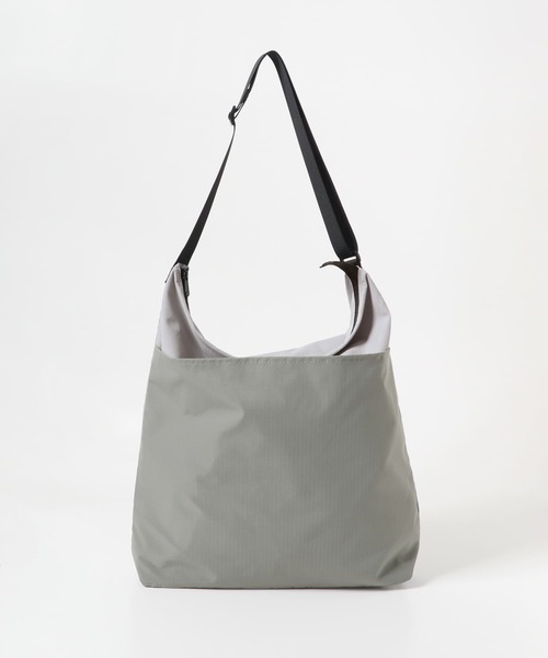 URBAN RESEARCH DOORS（アーバンリサーチドアーズ）の「2TONE ショルダーバッグ（ショルダーバッグ・メンズ・ブラック/グリーン/ベージュ系その他/ライトカーキ/グレー系その他・-）」の14枚目の写真