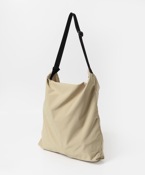 URBAN RESEARCH DOORS（アーバンリサーチドアーズ）の「2TONE ショルダーバッグ（ショルダーバッグ・メンズ・ブラック/グリーン/ベージュ系その他/ライトカーキ/グレー系その他・-）」の18枚目の写真