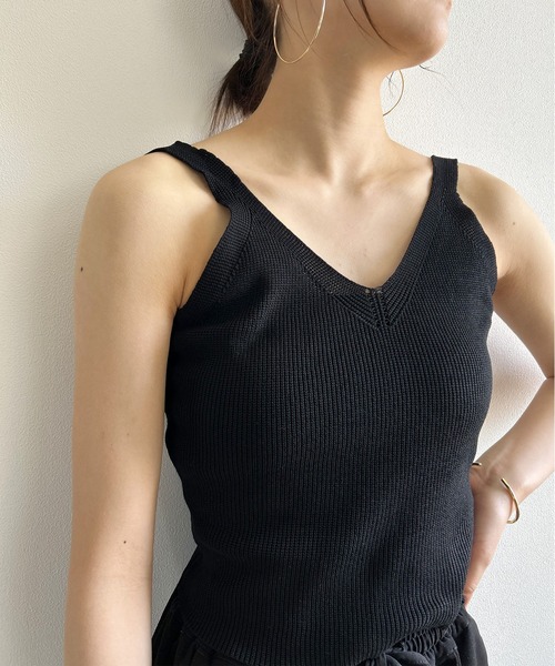 Kotoe(コトエ)の「クロップドニットタンクトップ ニットビスチェ ミニ丈(その他トップス・レディース・ベージュ/ブラック・FREE)」の3枚目の写真