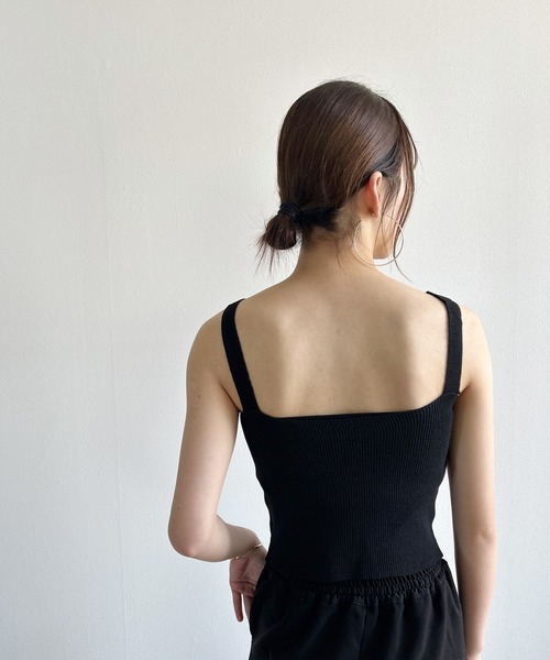 Kotoe(コトエ)の「クロップドニットタンクトップ ニットビスチェ ミニ丈(その他トップス・レディース・ベージュ/ブラック・FREE)」の7枚目の写真