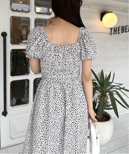 OLIVE des OLIVE（オリーブデオリーブ）の「シャーリングダブルフロントワンピース　1031090640（ワンピース・レディース・レオパード/オフホワイト/ブラック・FREE）」の6枚目の写真