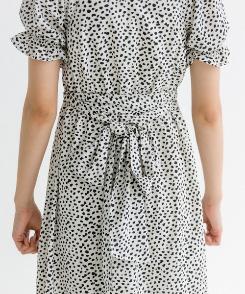 OLIVE des OLIVE（オリーブデオリーブ）の「シャーリングダブルフロントワンピース　1031090640（ワンピース・レディース・レオパード/オフホワイト/ブラック・FREE）」の12枚目の写真