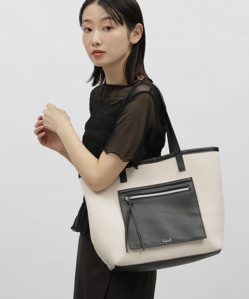 LAKOLE（ラコレ）の「ネオプレーンフロントポケットトートバッグ2 / 963900（トートバッグ・レディース・オフホワイト/ブラウン系その他/ブラック/グレー/ネイビー・FREE）」の7枚目の写真
