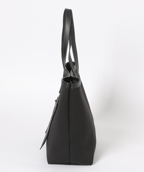 LAKOLE（ラコレ）の「ネオプレーンフロントポケットトートバッグ2 / 963900（トートバッグ・レディース・オフホワイト/ブラウン系その他/ブラック/グレー/ネイビー・FREE）」の16枚目の写真