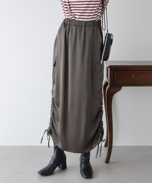 BLUEEAST（ブルーイースト）の「シャーリングカーゴスカート（スカート・レディース・チャコールグレー/ブラック/グレイッシュベージュ/カーキ/ブラウン・MEDIUM）」の3枚目の写真